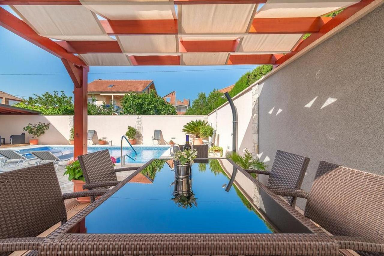 Apartments Villa Odesa With Shared Pool Задар Екстер'єр фото
