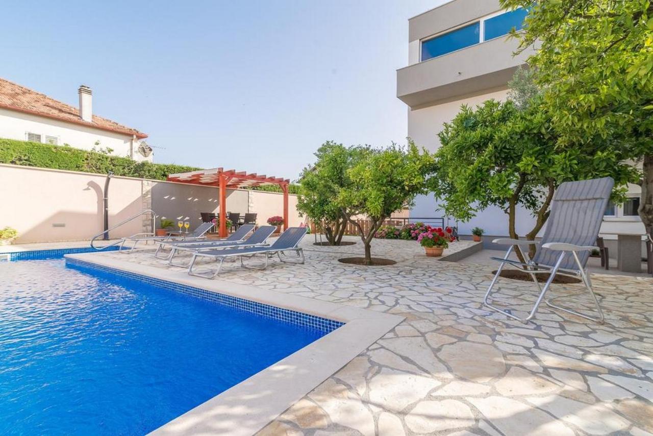 Apartments Villa Odesa With Shared Pool Задар Екстер'єр фото